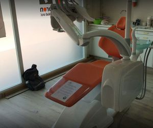 Clínica dental con maquinaria avanzada en El Prat de Llobregat