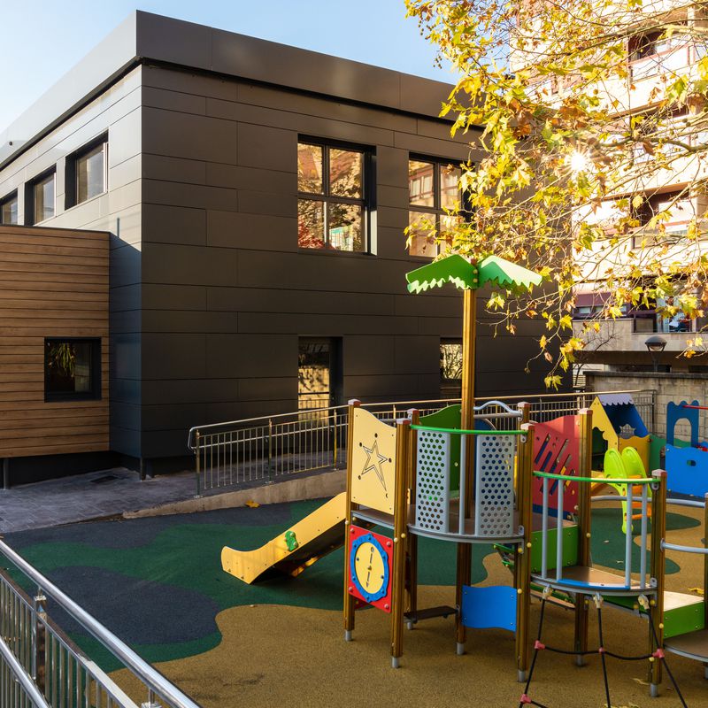 NEVERS IKASTETXEA. Reforma de edificio de educación infantil.: Servicios y proyectos de Maurtua Arquitectos