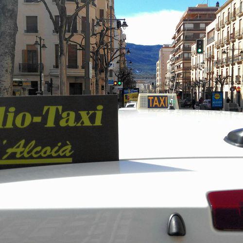 Servicio de taxi profesional en Alcoi 