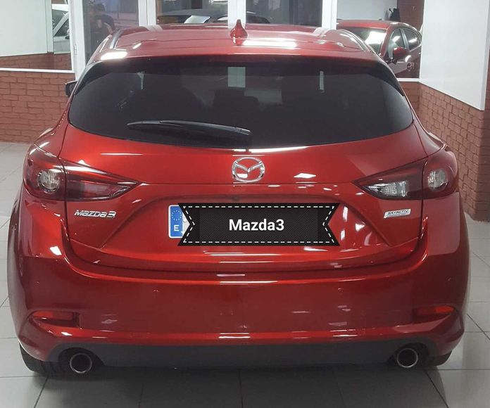 Mazda 3 Black Tech Edition 2.0 SkyActiv-G 120 CV 5p:  de Automòbils Rambla }}