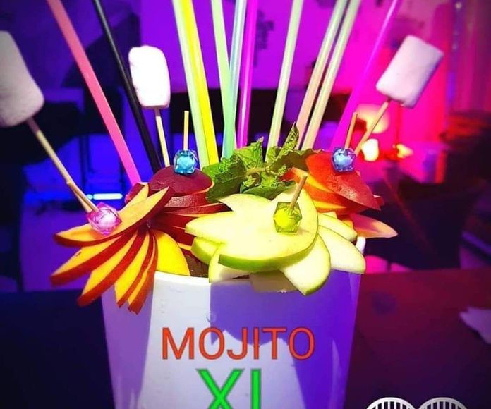 Jugs: Our drinks de XL La Casa Del Mojito }}